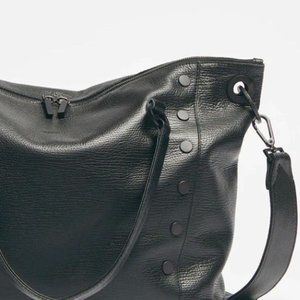 Hammitt Daniel Large